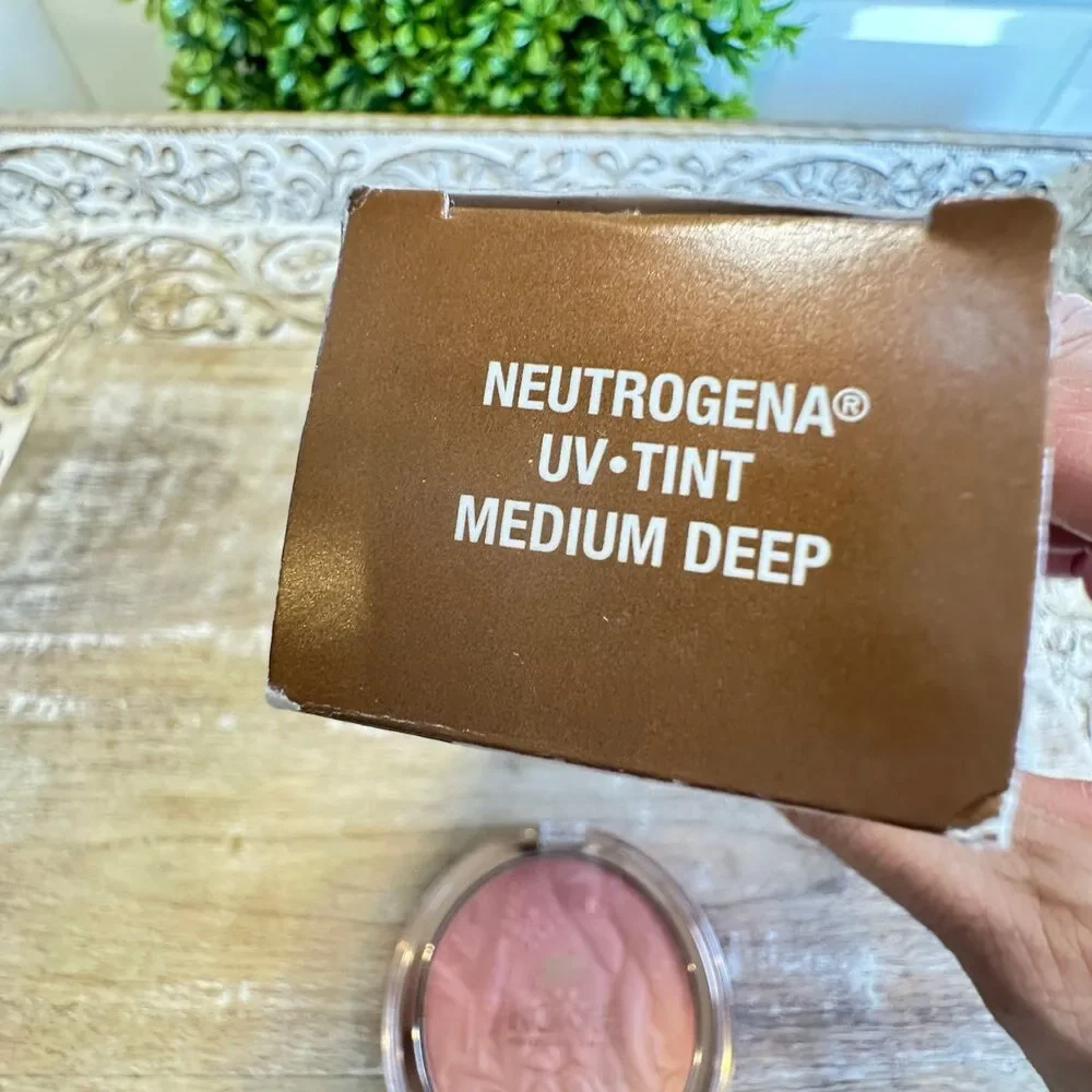 Neutrogena UVA/ UVB SPF 30 Tinted Face Sunscreen and Kokie Blush Bundle